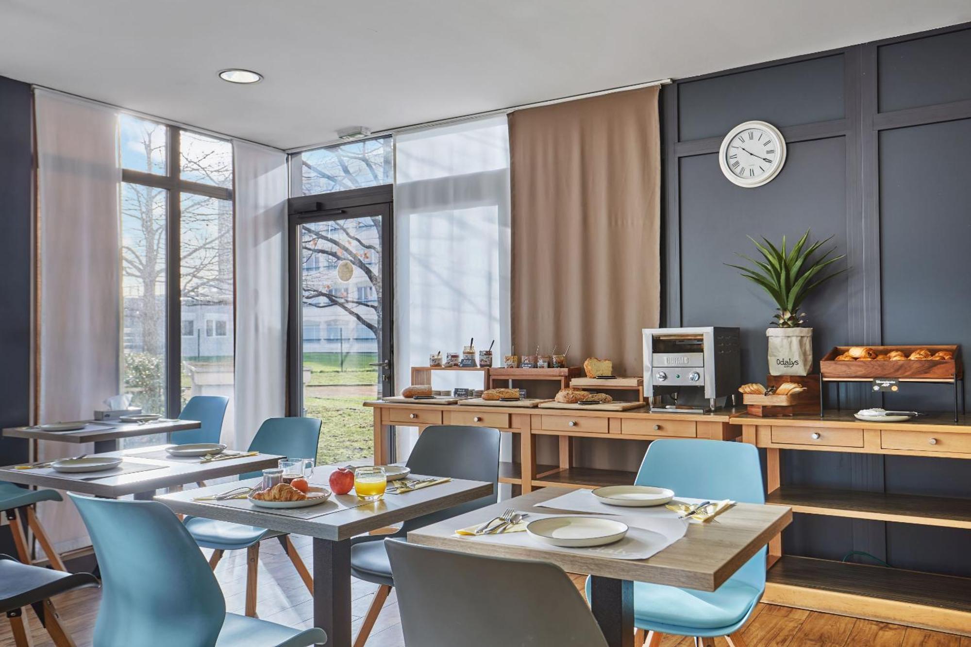 Appart'Hotel Odalys City - Bioparc Lyon Est Zewnętrze zdjęcie