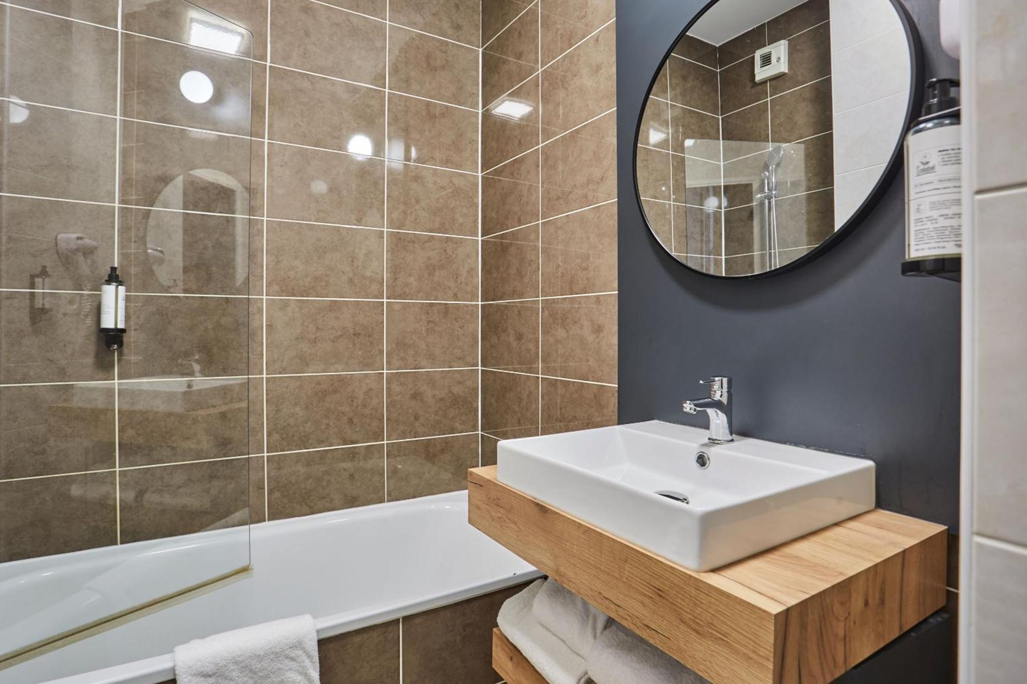 Appart'Hotel Odalys City - Bioparc Lyon Est Zewnętrze zdjęcie