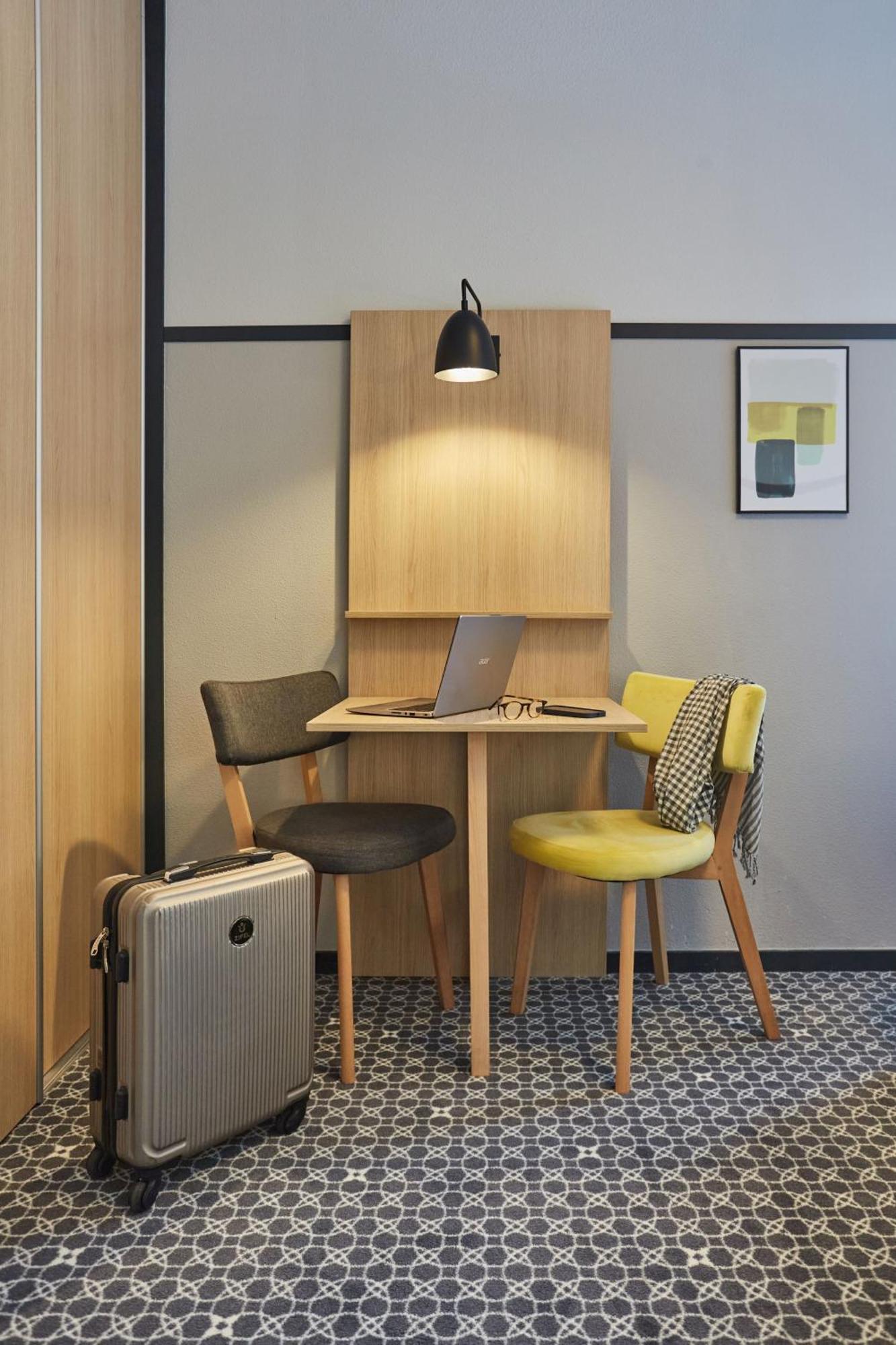Appart'Hotel Odalys City - Bioparc Lyon Est Zewnętrze zdjęcie